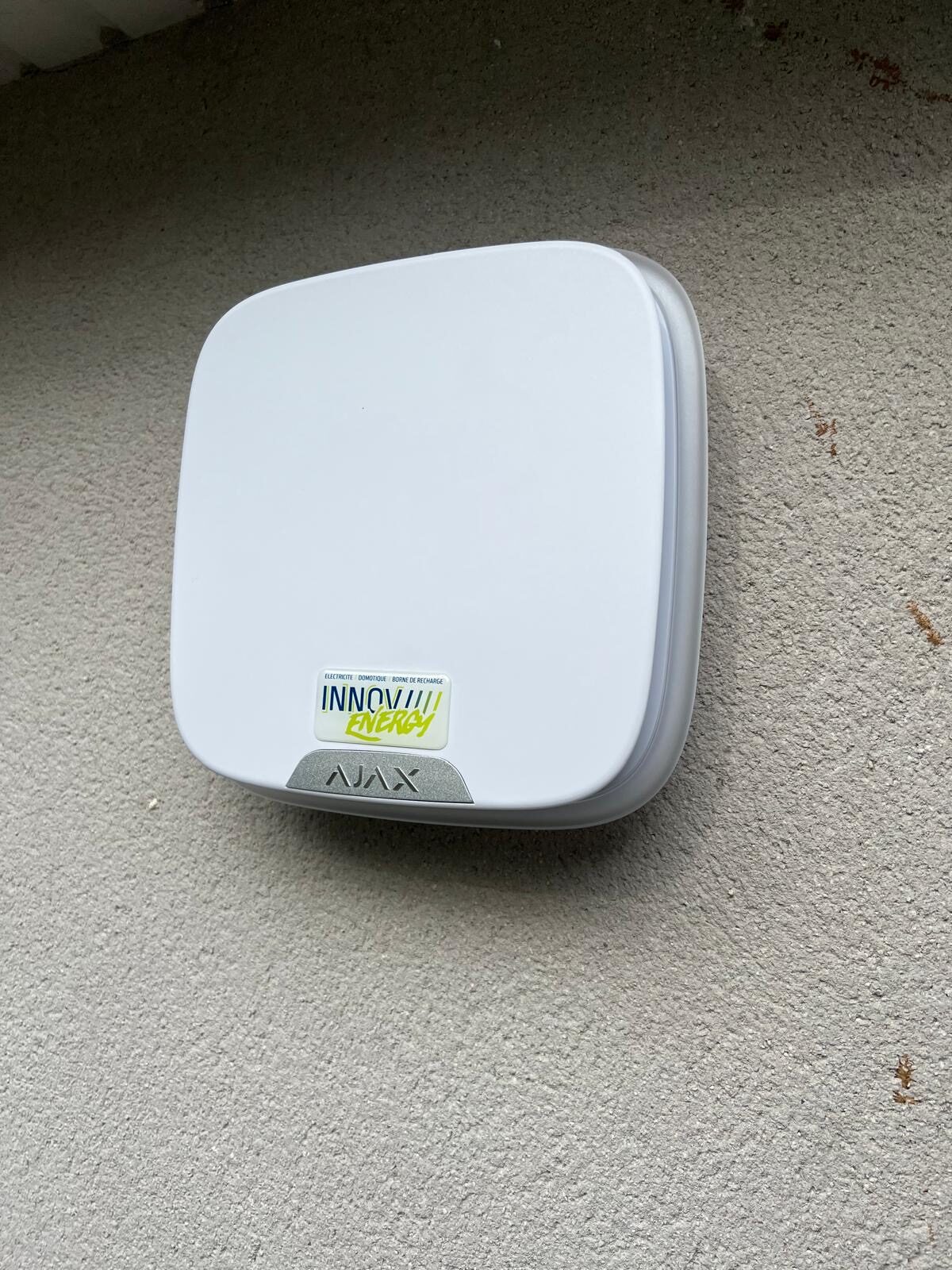 Alarme et vidéosurveillance AJAX installée par Innov Energy
